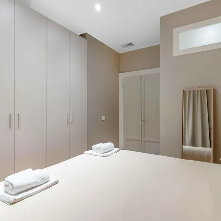 Vitruvio Palace - La Vista Milánó