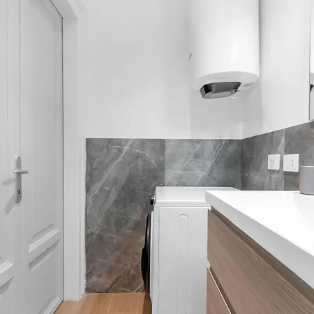 Vitruvio Palace - La Vista Apartment Milan